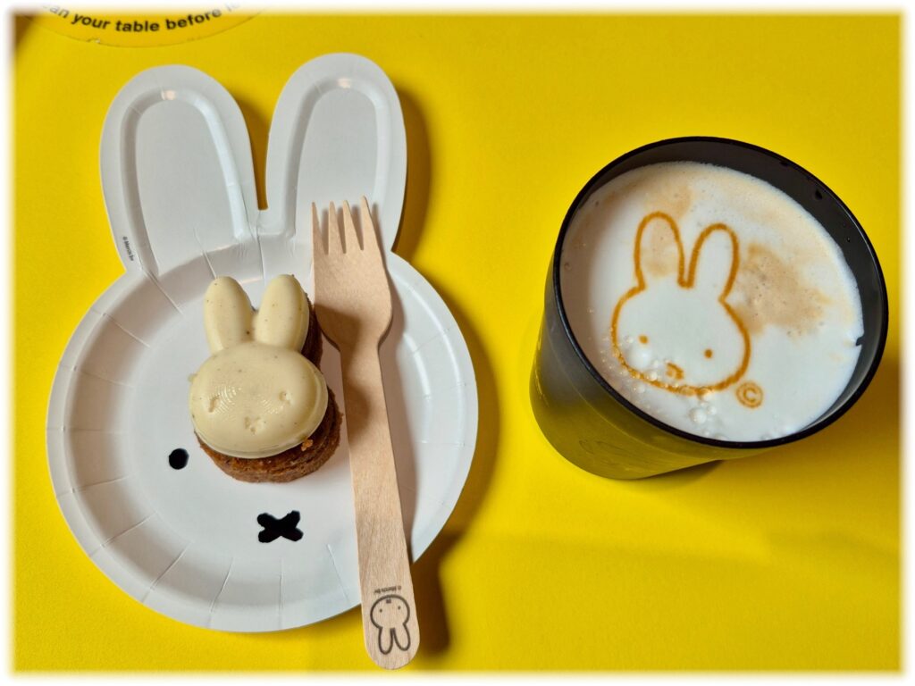 ミッフィーのケーキとカフェ