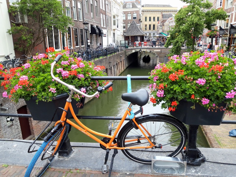自転車とユトレヒトの運河