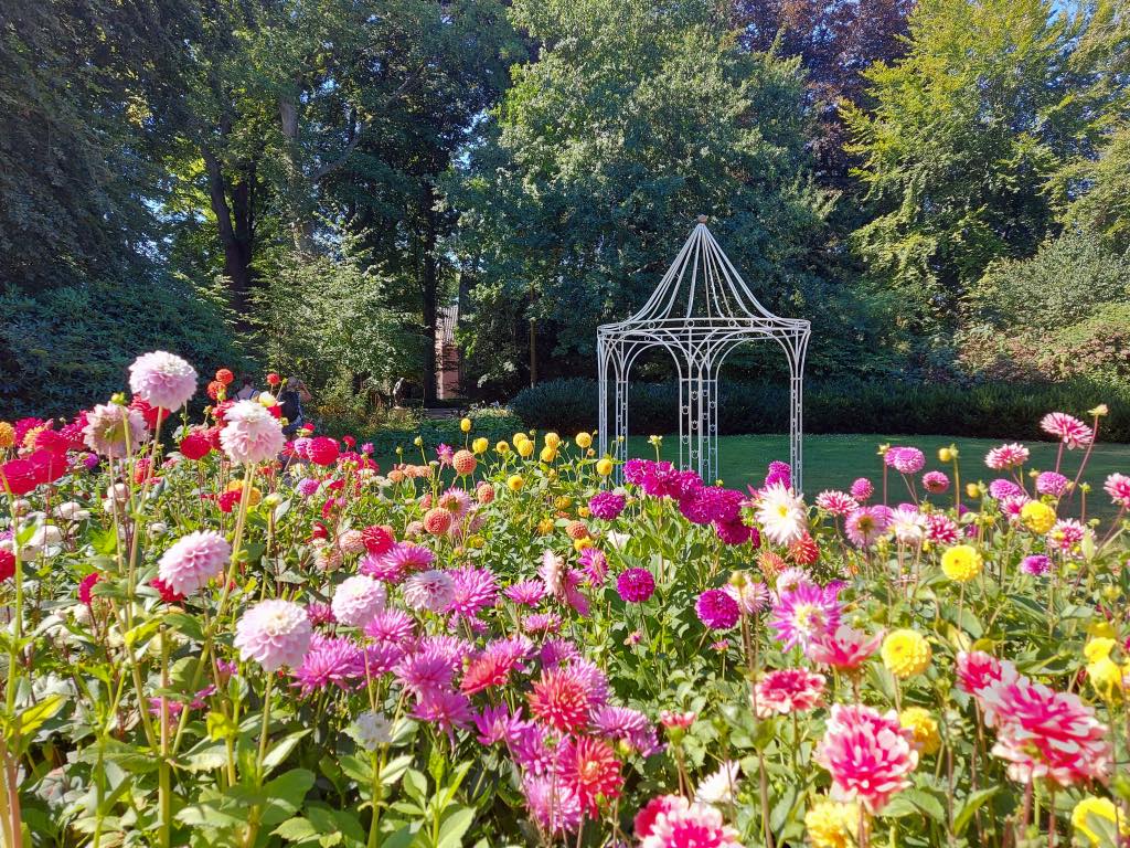 キューケンホフ城の庭園